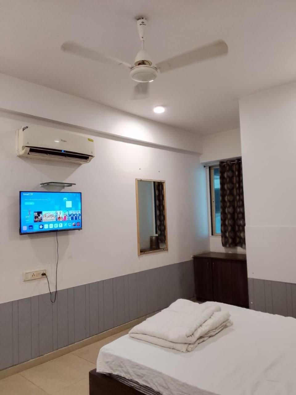 Infinity Rooms & Banquet Surat Exterior photo